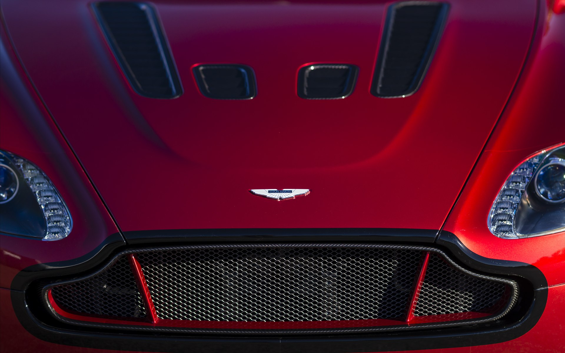 Aston Martin V12 Vantage S 2014